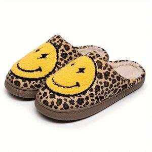 Leopard Black and Yellow Fuzzy Smiley Face Slippers Size 5.5/6
